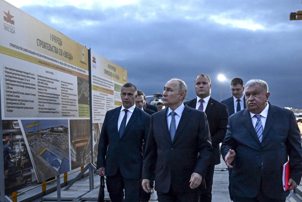 Russian President Vladimir Putin and Russian CEO of Rosneft oil company Igor Sechin, right, visit "Zvezda" Shipbuilding Complex in the Bay of Bolshoy Kamen, in the far eastern region of Primorsky Krai, Russia, Monday, Sept. 11, 2023. Source: AP